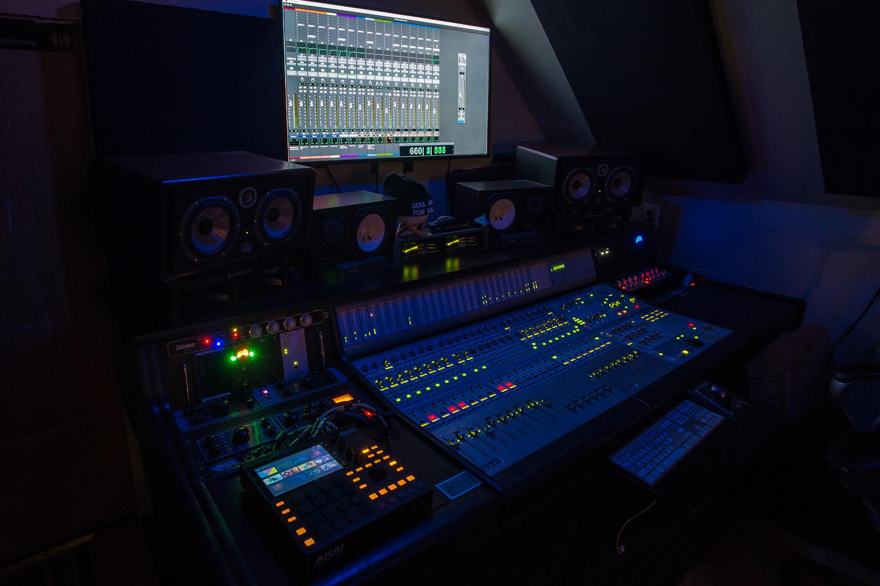 Organizing Your Home Studio in a Tight Space - Carvin Audio